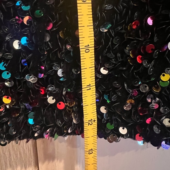 Sequin cropped long sleeve top-small - Picture 2 of 4
